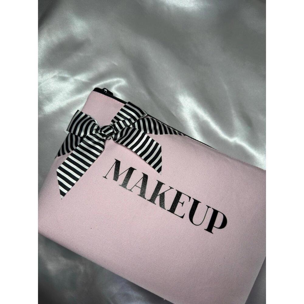 Large makeup bag - Picture 2 of 4